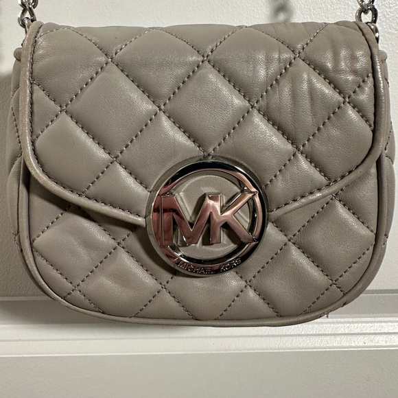 Michael Kors Handbags - Michael Kors Light Gray Quilted Crossbody Bag w/ Silver Accents Adjustable Strap